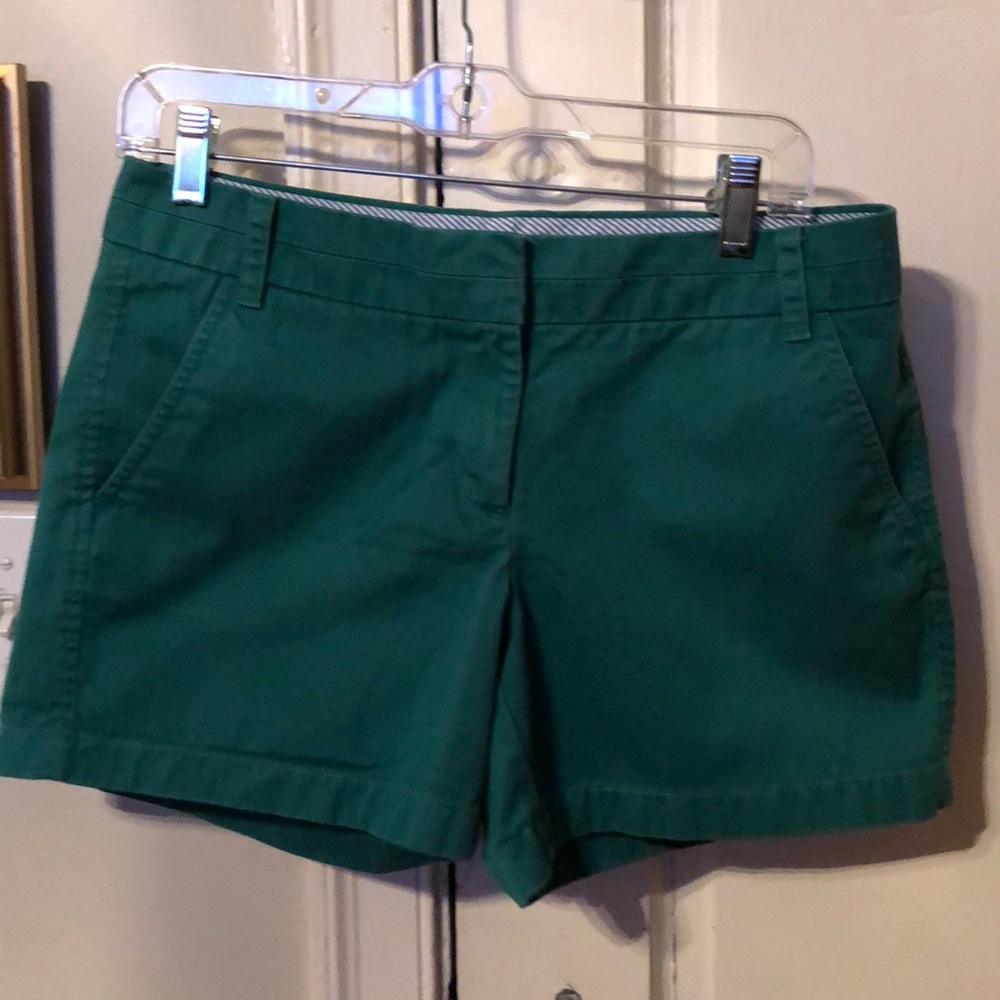J. Crew chino short Size 6 Kelly Green 3.5” inseam